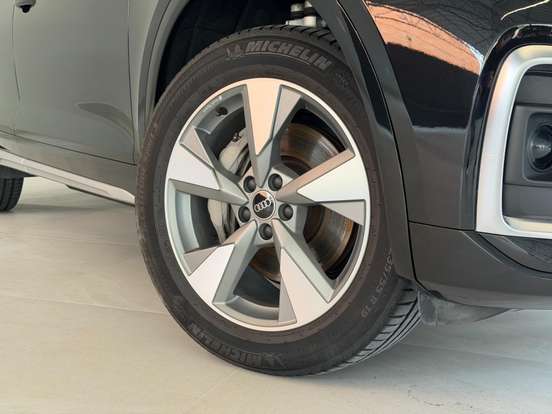 AUDI-Q5-2023