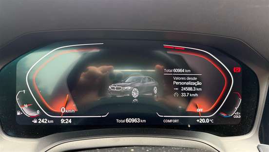 BMW-320i-2021