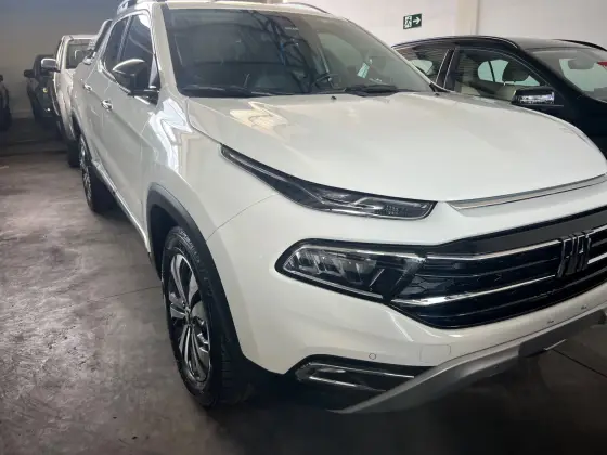 FIAT TORO 2.0 16V TURBO DIESEL VOLCANO 4WD AT9 FIAT TORO 2.0 16V TURBO DIESEL VOLCANO 4WD AT9