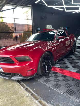 FORD-MUSTANG-2010