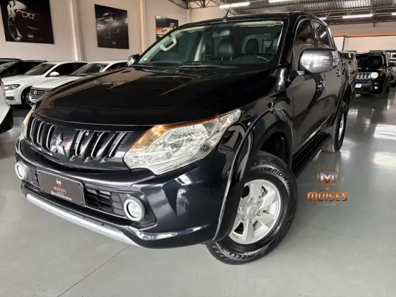 MITSUBISHI L200 TRITON 2.4 16V TURBO DIESEL SPORT HPE CD 4P 4X4 AUTOMÁTICO MITSUBISHI L200 TRITON 2.4 16V TURBO DIESEL SPORT HPE CD 4P 4X4 AUTOMÁTICO