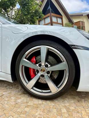 PORSCHE-911-2019