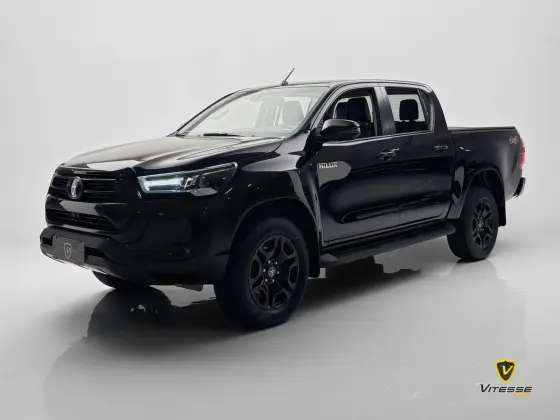 TOYOTA HILUX 2.8 D-4D TURBO DIESEL CD SRX 4X4 AUTOMÁTICO TOYOTA HILUX 2.8 D-4D TURBO DIESEL CD SRX 4X4 AUTOMÁTICO