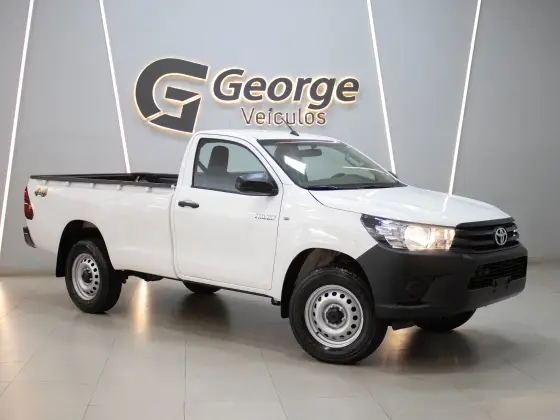TOYOTA HILUX 2.8 D-4D TURBO DIESEL CS 4X4 MANUAL