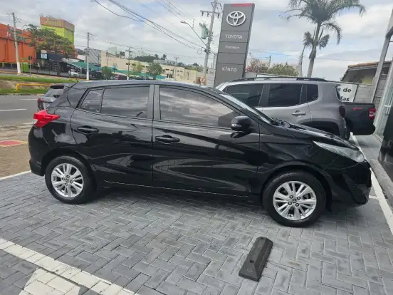 TOYOTA-YARIS-2018