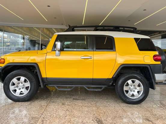 TOYOTA-FJ CRUISER-4.0 4X4 V6 24V GASOLINA 4P AUTOMÁTICO TOYOTA-FJ CRUISER-2010