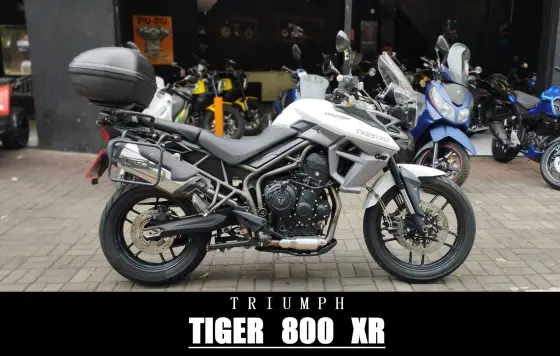 TRIUMPH TIGER 800 XR TRIUMPH TIGER 800 XR