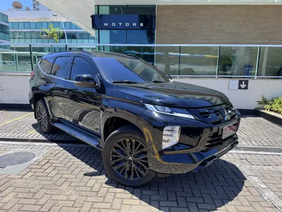 MITSUBISHI PAJERO SPORT 2.4 16V MIVEC TURBO DIESEL LEGEND BLACK AWD AUTOMÁTICO