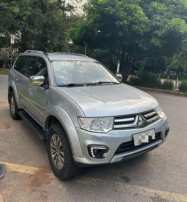 MITSUBISHI-PAJERO-2017