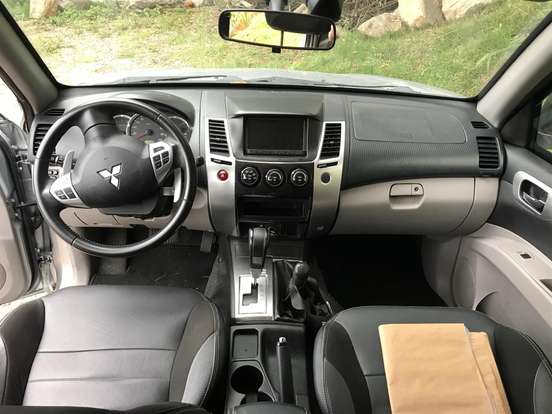 MITSUBISHI-PAJERO-2017
