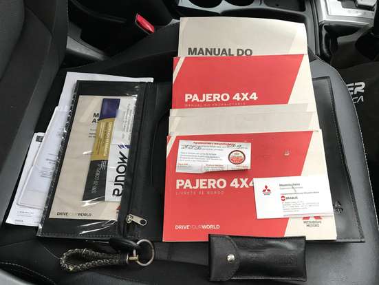 MITSUBISHI-PAJERO-2017