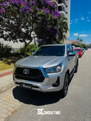 TOYOTA HILUX 2.8 D-4D TURBO DIESEL CD SRV 4X4 AUTOMÁTICO