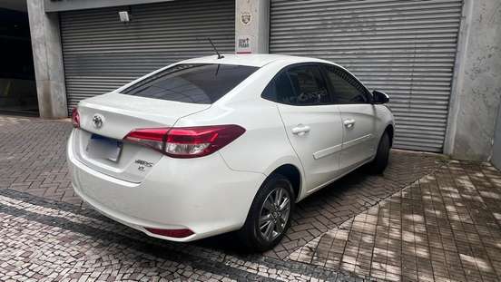 TOYOTA-YARIS-2020
