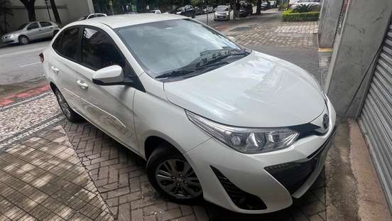 TOYOTA-YARIS-2020