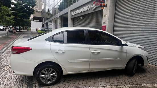 TOYOTA-YARIS-2020