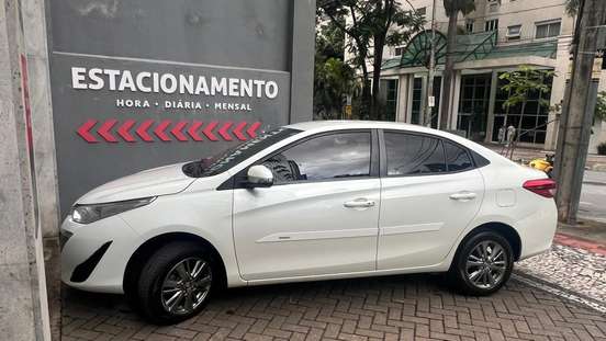 TOYOTA-YARIS-2020