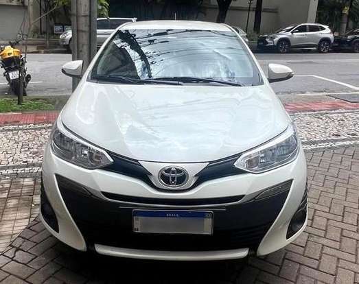 TOYOTA-YARIS-2020
