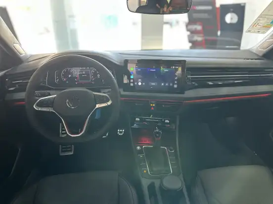 VOLKSWAGEN-JETTA-2025