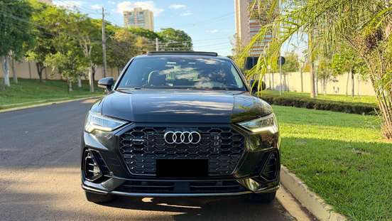 AUDI-Q3-2022