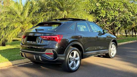 AUDI-Q3-2022