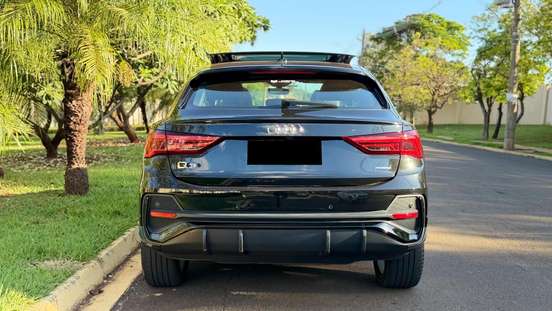 AUDI-Q3-2022
