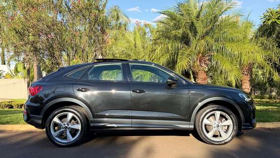 AUDI-Q3-2022