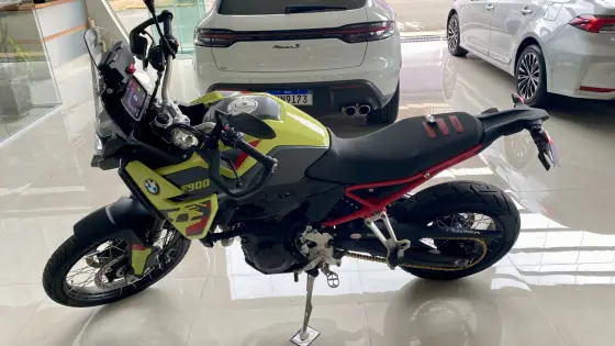 BMW F 900 GS PLUS 