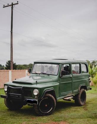 FORD RURAL 2.8 4X4 6 CILINDROS 12V GASOLINA 2P MANUAL