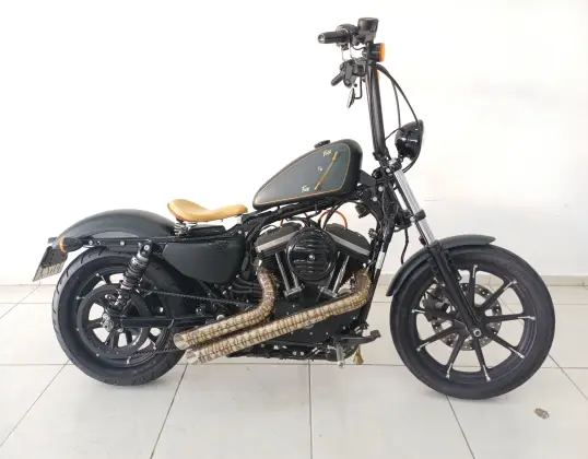 HARLEY-DAVIDSON SPORTSTER IRON 883 