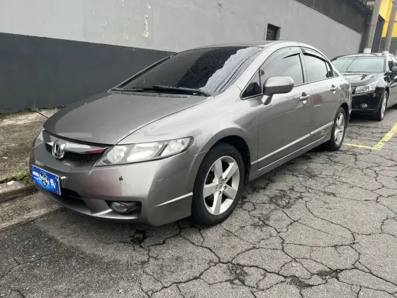 HONDA CIVIC 1.8 LXS 16V FLEX 4P AUTOMÁTICO