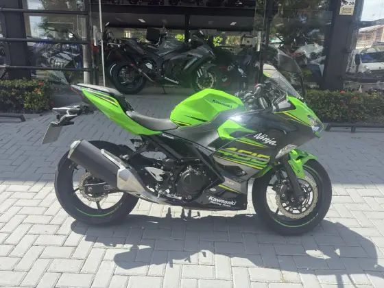 KAWASAKI NINJA 400 