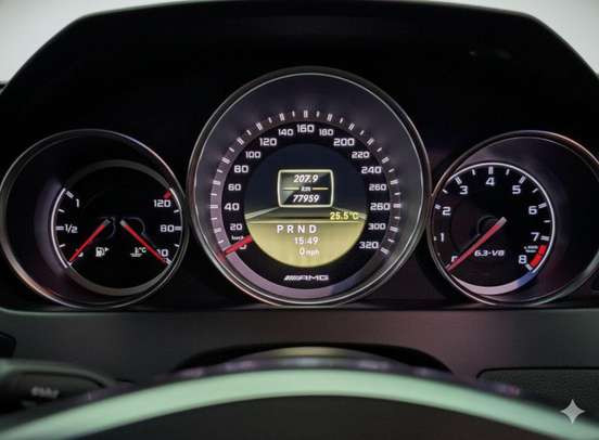 MERCEDES-BENZ-C 63 AMG-6.3 SEDAN V8 GASOLINA 4P AUTOMATICO MERCEDES-BENZ-C 63 AMG-2011