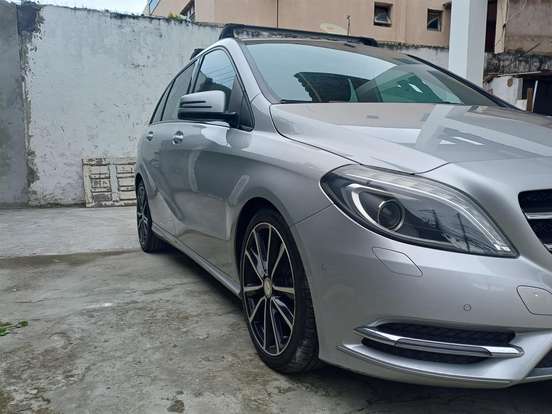 MERCEDES-BENZ-B 200-1.6 SPORT TURBO GASOLINA 4P AUTOMÁTICO MERCEDES-BENZ-B 200-2015