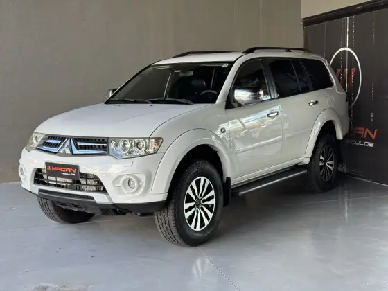 MITSUBISHI PAJERO 3.2 HPE 4X4 7 LUGARES 16V TURBO INTERCOOLER DIESEL 4P AUTOMÁTICO