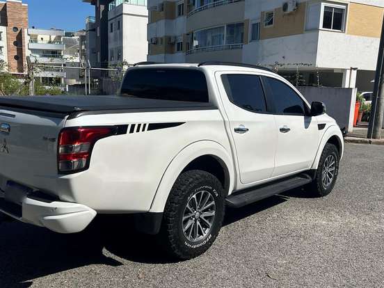 MITSUBISHI-L200 TRITON-2.4 16V TURBO DIESEL SPORT HPE-S CD 4P 4X4 AUTOMÁTICO MITSUBISHI-L200 TRITON-2019