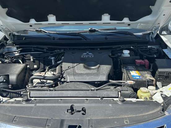 MITSUBISHI-L200 TRITON-2.4 16V TURBO DIESEL SPORT HPE-S CD 4P 4X4 AUTOMÁTICO MITSUBISHI-L200 TRITON-2019