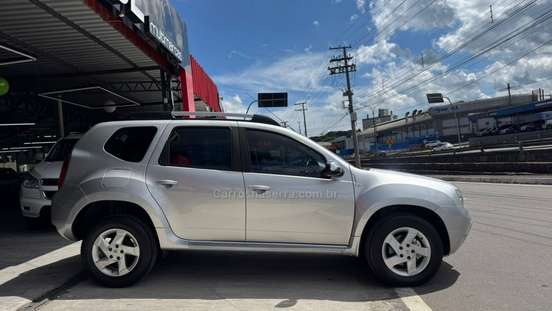 RENAULT-DUSTER-2014