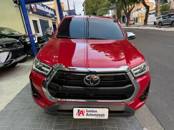 TOYOTA HILUX 2.8 D-4D TURBO DIESEL CD SRX 4X4 AUTOMÁTICO