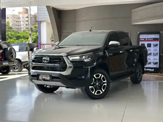 TOYOTA HILUX 2.8 D-4D TURBO DIESEL CD SRX 4X4 AUTOMÁTICO