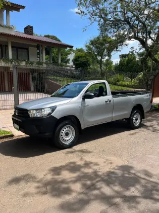 TOYOTA HILUX 2.8 D-4D TURBO DIESEL CS 4X4 MANUAL
