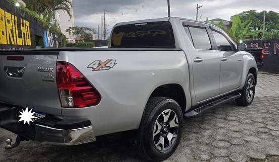 TOYOTA-HILUX-2019