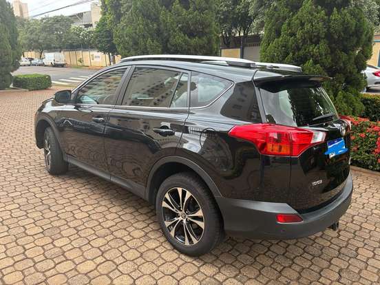 TOYOTA-RAV4-2014