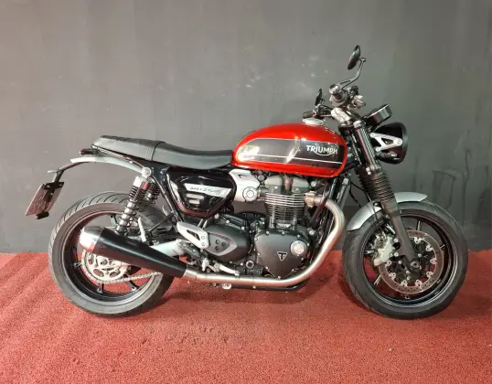 TRIUMPH SPEED TWIN 
