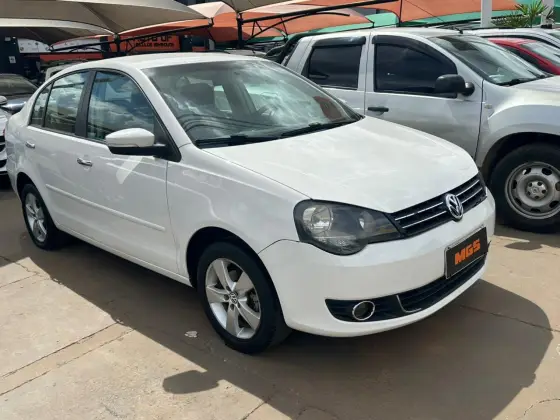 VOLKSWAGEN POLO SEDAN 1.6 MI 8V FLEX 4P MANUAL VOLKSWAGEN POLO SEDAN 1.6 MI 8V FLEX 4P MANUAL