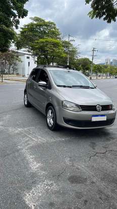 VOLKSWAGEN-FOX-2012