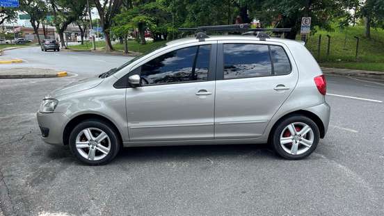 VOLKSWAGEN-FOX-2012