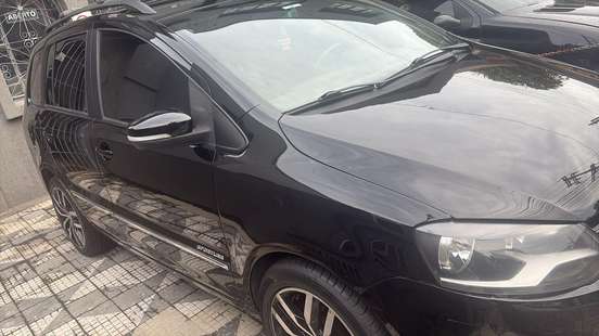 VOLKSWAGEN-SPACEFOX-2010
