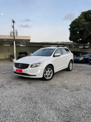 VOLVO XC60 2.0 T5 MOMENTUM GASOLINA 4P AUTOMÁTICO VOLVO XC60 2.0 T5 MOMENTUM GASOLINA 4P AUTOMÁTICO