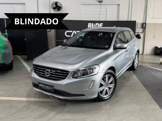 VOLVO XC60 2.4 D5 KINETIC DIESEL AWD 4P AUTOMÁTICO