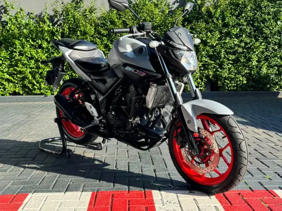 YAMAHA MT-03 ABS YAMAHA MT-03 ABS
